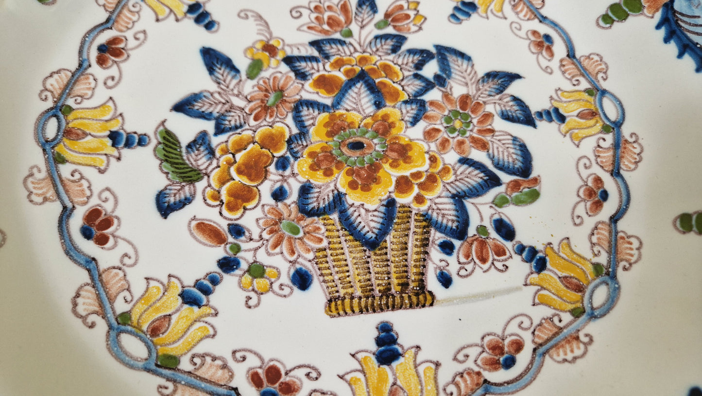 Vintage Makkumer Earthwork Wall Plate - Beautiful Flower Design