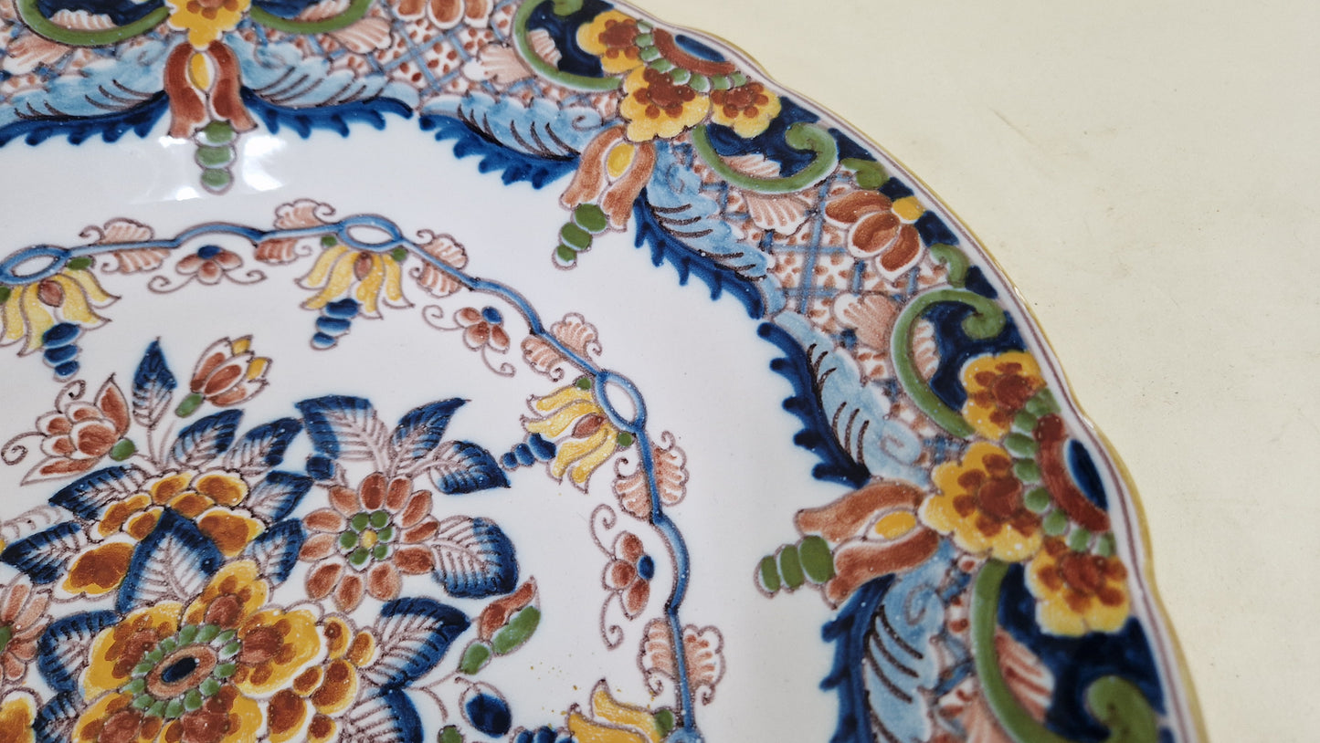 Vintage Makkumer Earthwork Wall Plate - Beautiful Flower Design