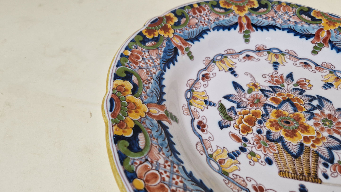 Vintage Makkumer Earthwork Wall Plate - Beautiful Flower Design