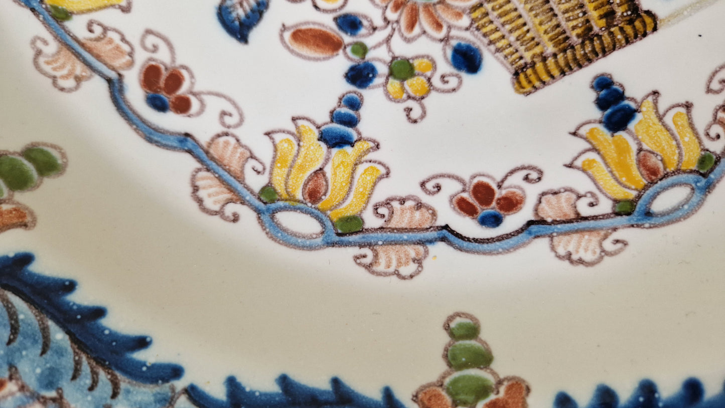 Vintage Makkumer Earthwork Wall Plate - Beautiful Flower Design