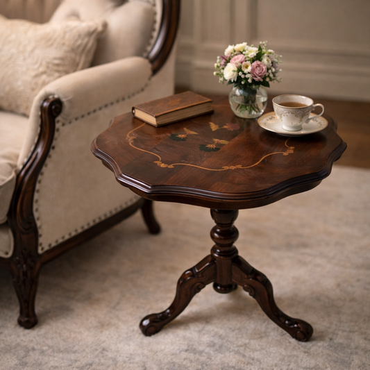Antiek Frans bijzettafeltje van notenhout met ingelegde bloemen - Elegant vintage hardhouten nachtkastje - Plantentafel