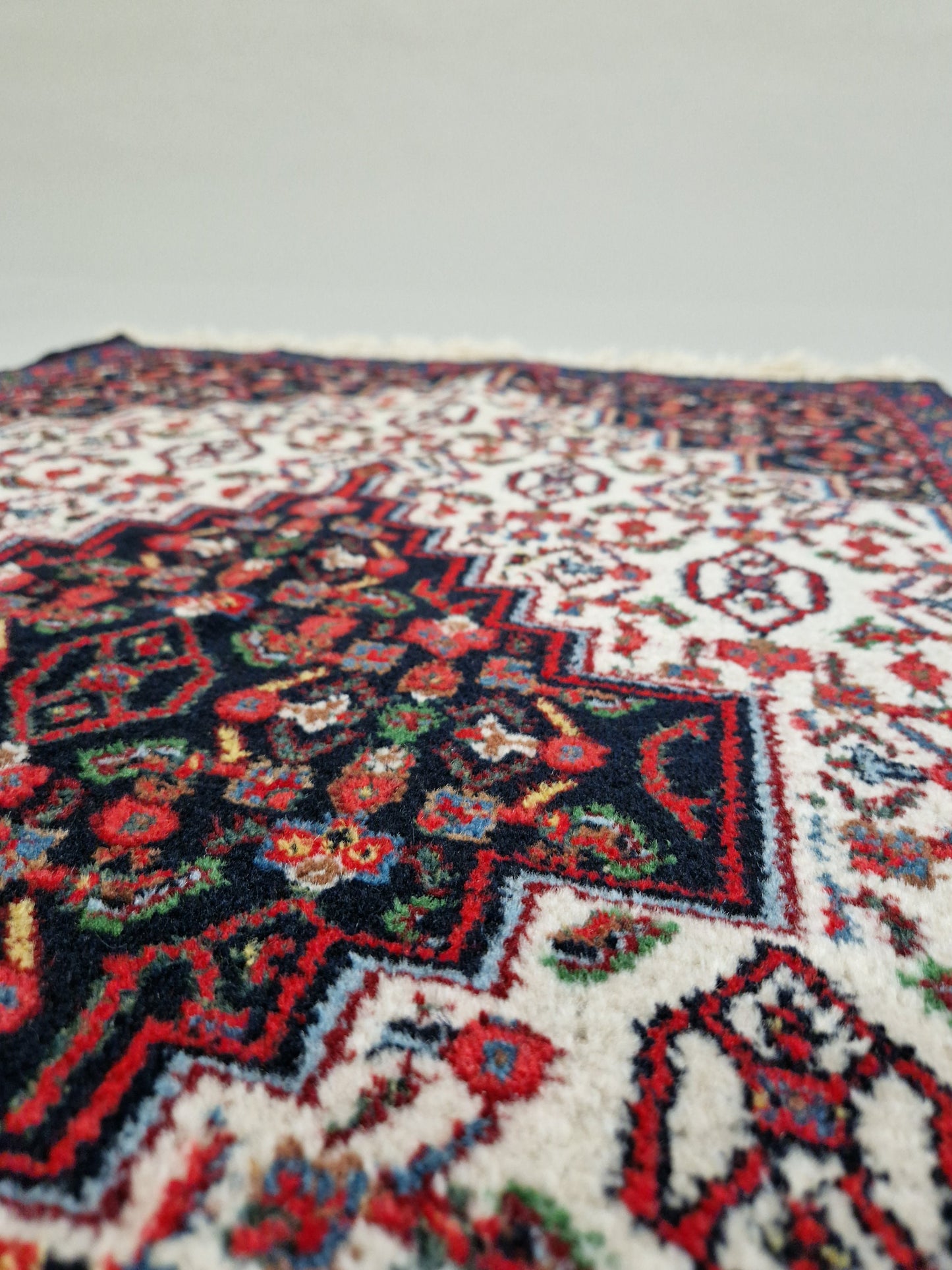 Vintage Senneh Handknotted Persian rug - 126 x 70 CM - 4.13 x 2.29ft - Persian carpet - 100% cotton / wool